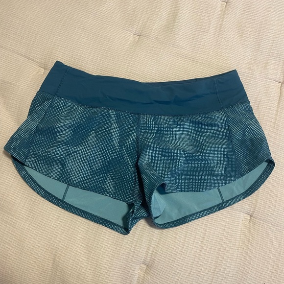 lululemon athletica Pants - Lululemon speed up short size 4, low rise, 2.5 inch inseam
